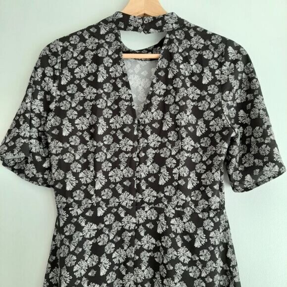 H&M Floral High Neck Mini Dress Flowy Lightweight B&W Sz 6 - Picture 9 of 15